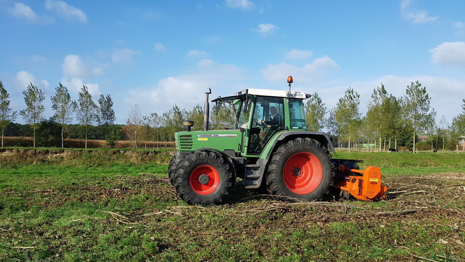 Professionele klepelmaaier Hasselt - Fendt tractor met 2,70m brede maaier